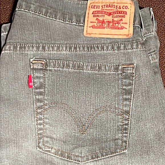 Levi’s 515 Boot Cut Jeans - Picture 2 of 16